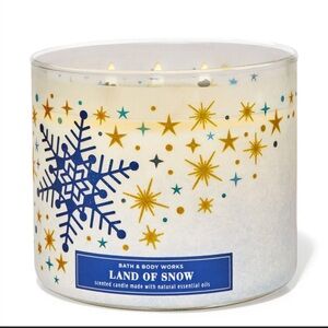 Bath & Body Works "Land‎ of Snow" 3-Wick Candle